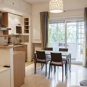 Quiet With Balcony - 30 Min To Center - Airport Link - By Orpi Rent , Roma Italia